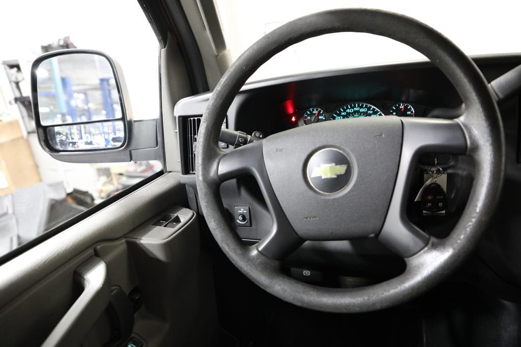 2016 Chevrolet Express Cargo 3500 — side profile view