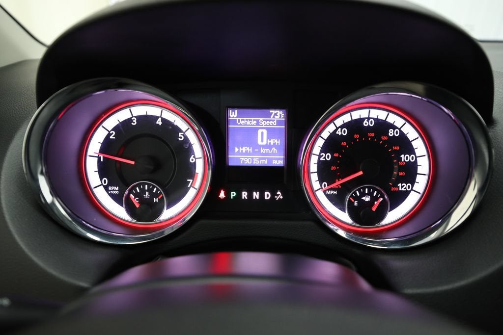 2016 Dodge Grand Caravan — detail view